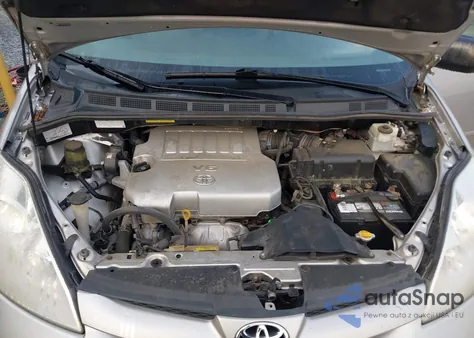 2010 Toyota Sienna Le z USA, uszkodzony, nr VIN 5TDKK4CC2AS302601